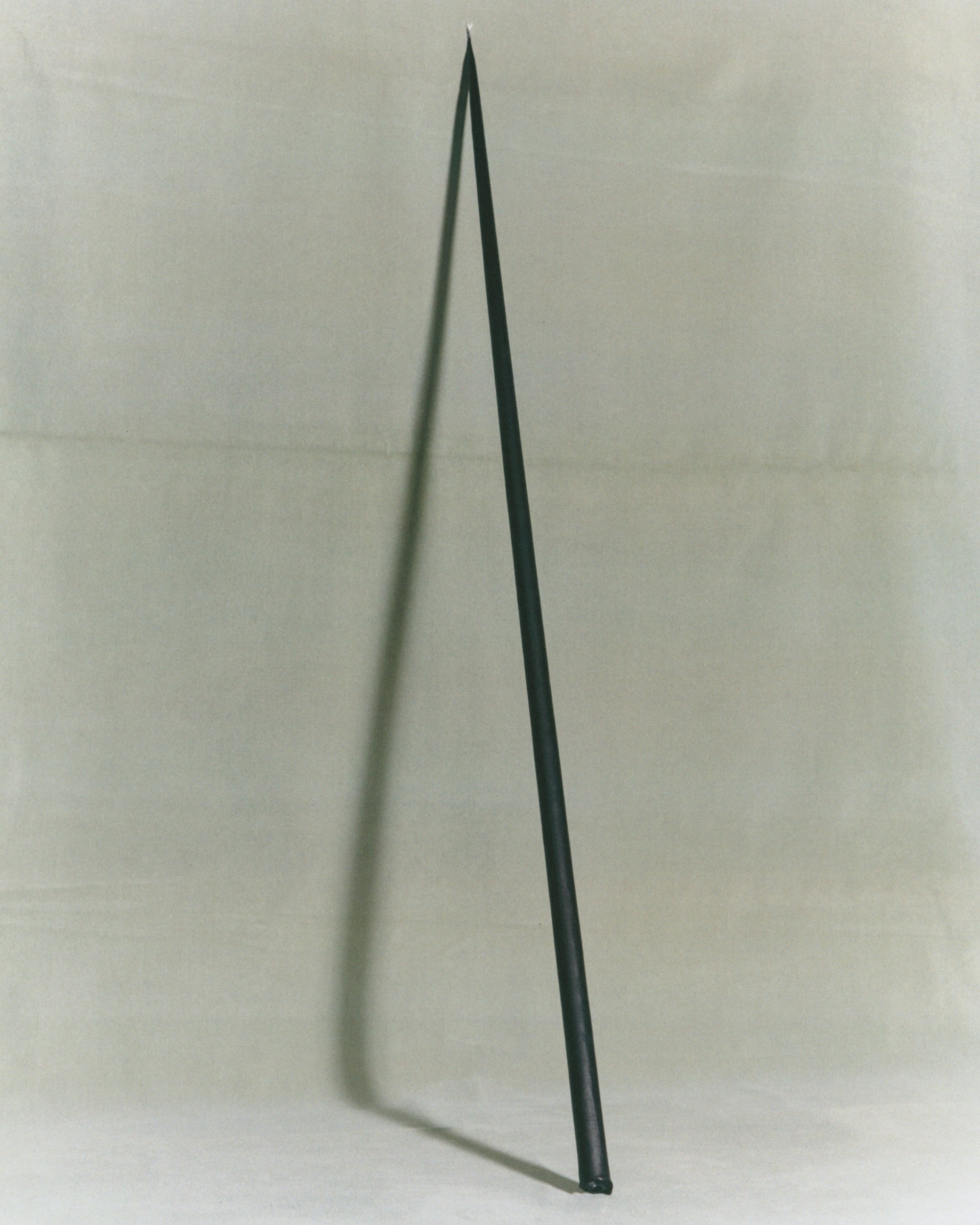 La longue chandelle noir